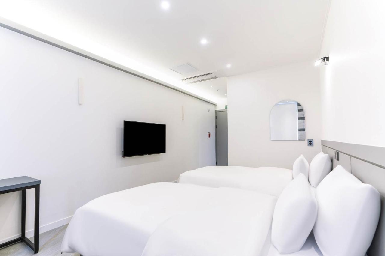 Pyeongtaek Godeok Rich Stay Hotel Buitenkant foto