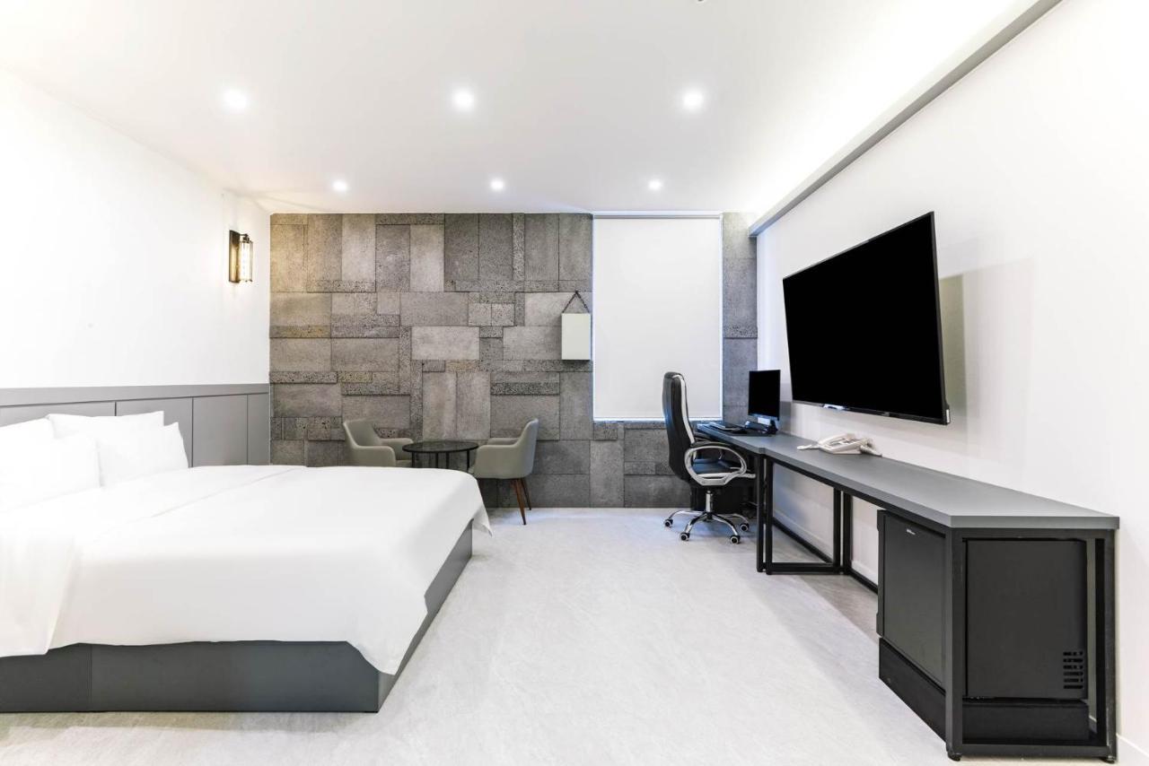 Pyeongtaek Godeok Rich Stay Hotel Buitenkant foto