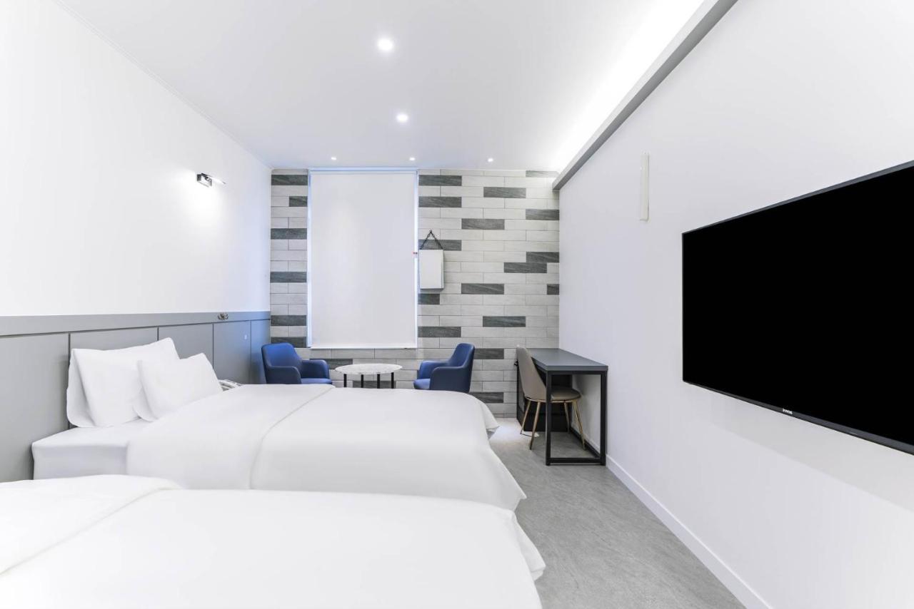 Pyeongtaek Godeok Rich Stay Hotel Buitenkant foto