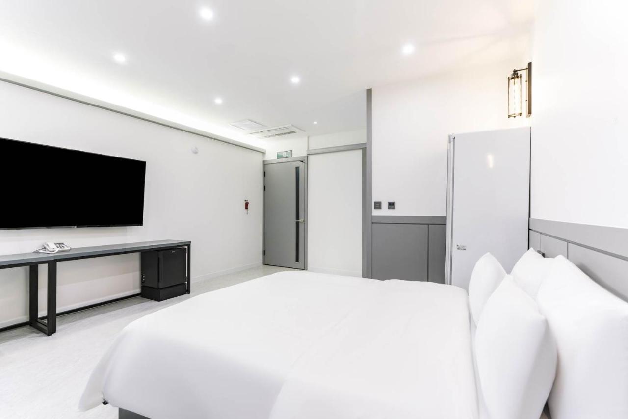 Pyeongtaek Godeok Rich Stay Hotel Buitenkant foto