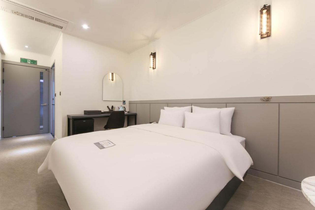 Pyeongtaek Godeok Rich Stay Hotel Buitenkant foto