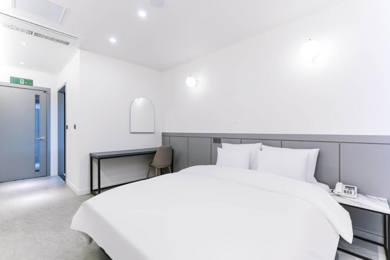 Pyeongtaek Godeok Rich Stay Hotel Buitenkant foto