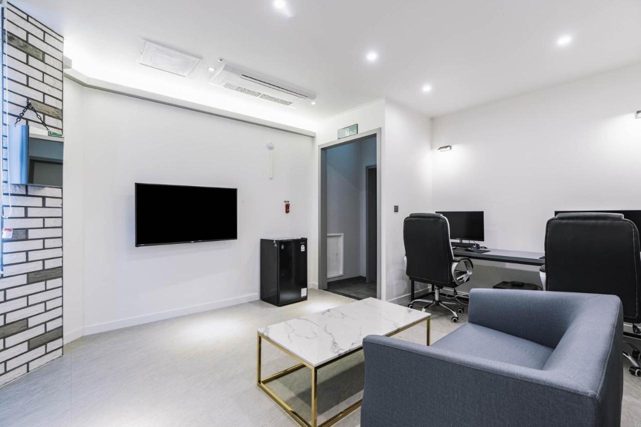 Pyeongtaek Godeok Rich Stay Hotel Buitenkant foto